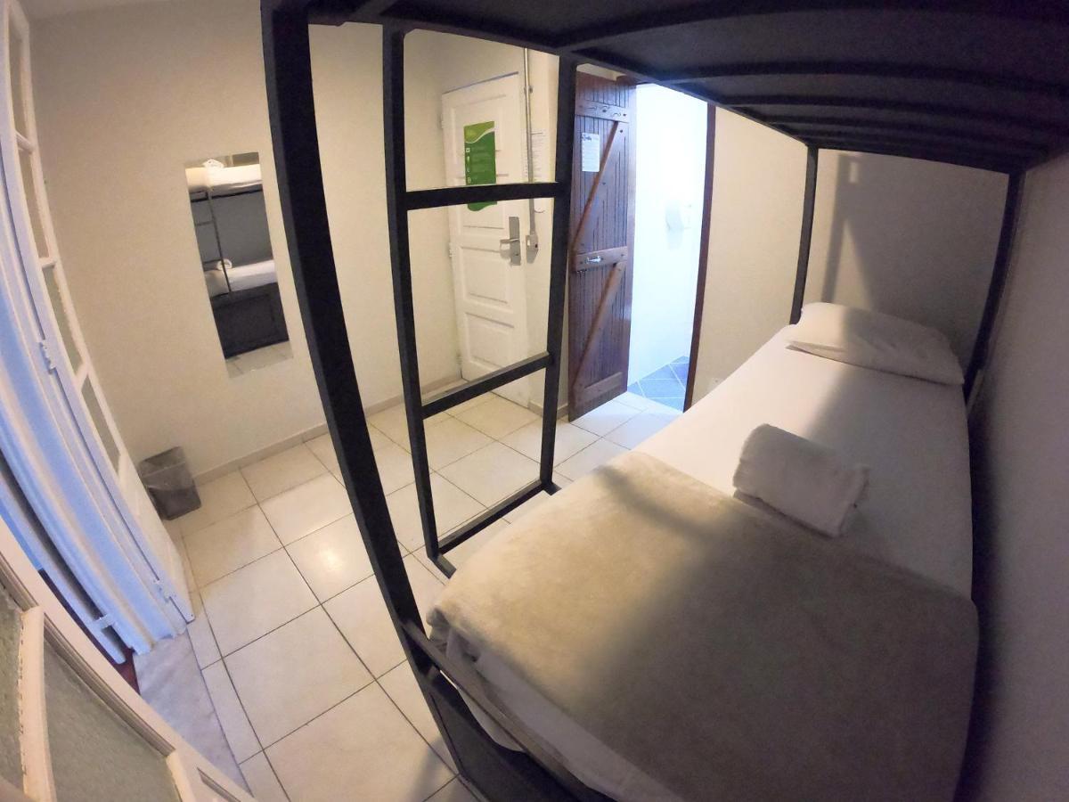 Quarto Duplo